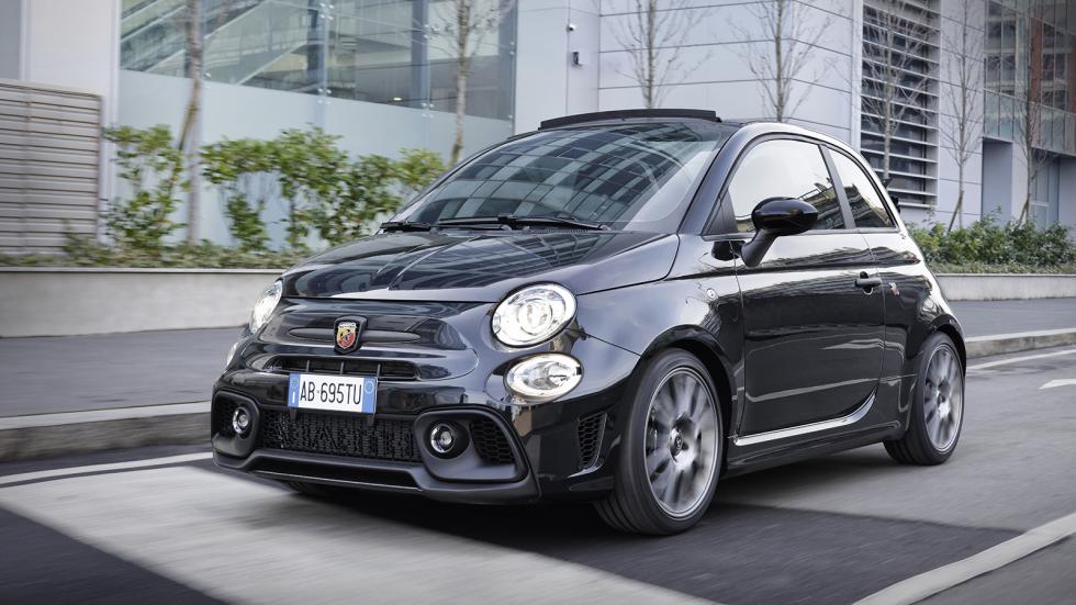 Νέα σειρά Abarth 595/695: Από 22.500 ευρώ στην Ελλάδα